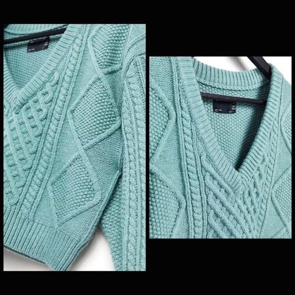 *SOLD* Slouchy V-Neck Ribbed Cable Knit Sweater in Sage, Size 4 Tall - Picture 3 of 10